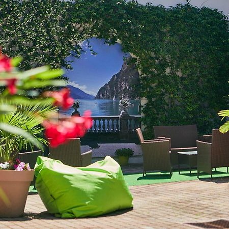 Bella Villa Apartments Riva del Garda Exterior photo