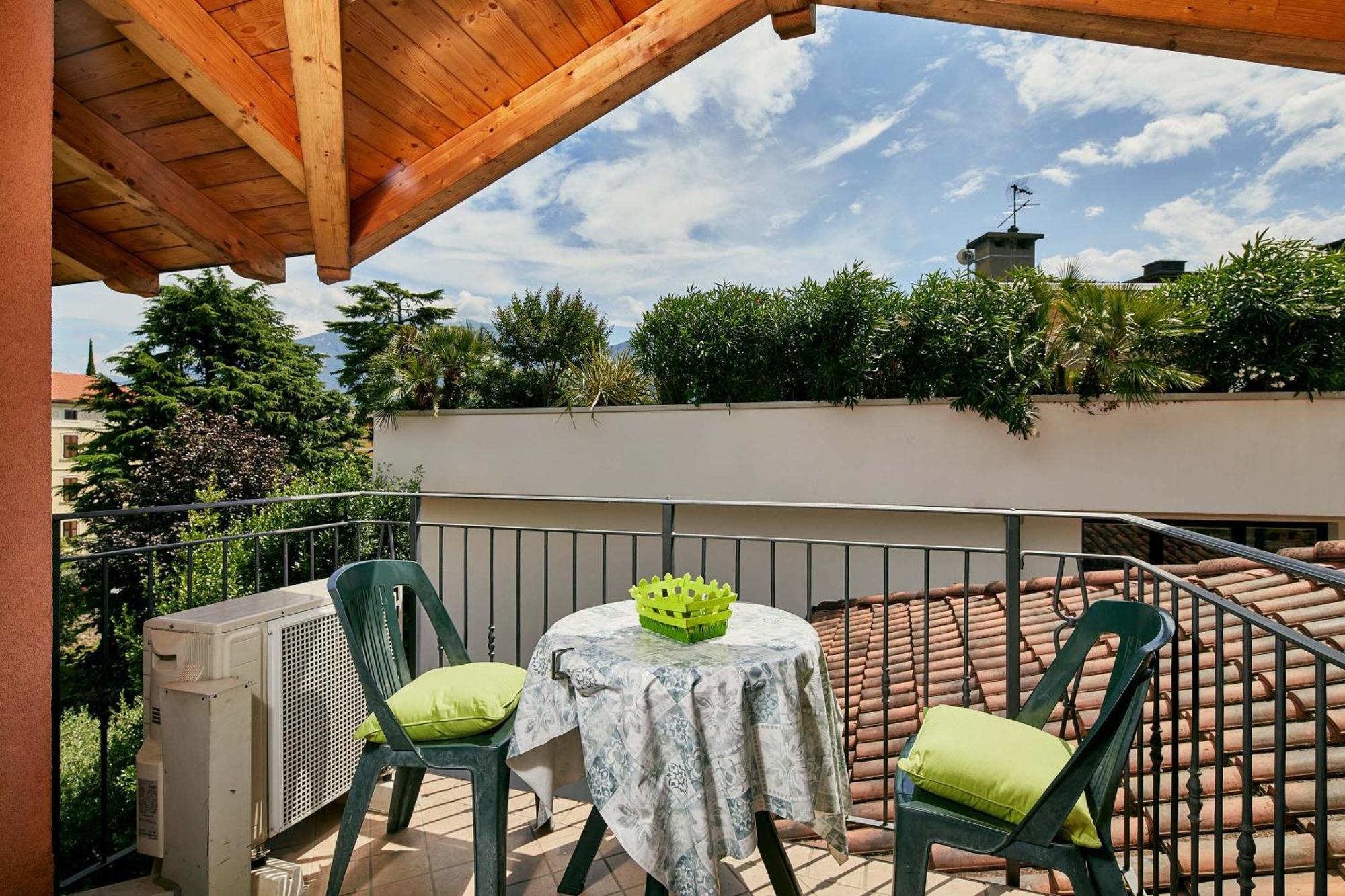 Bella Villa Apartments Riva del Garda Exterior photo