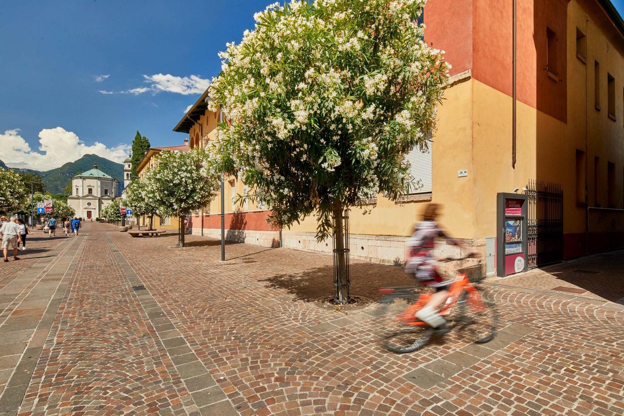Bella Villa Apartments Riva del Garda Exterior photo