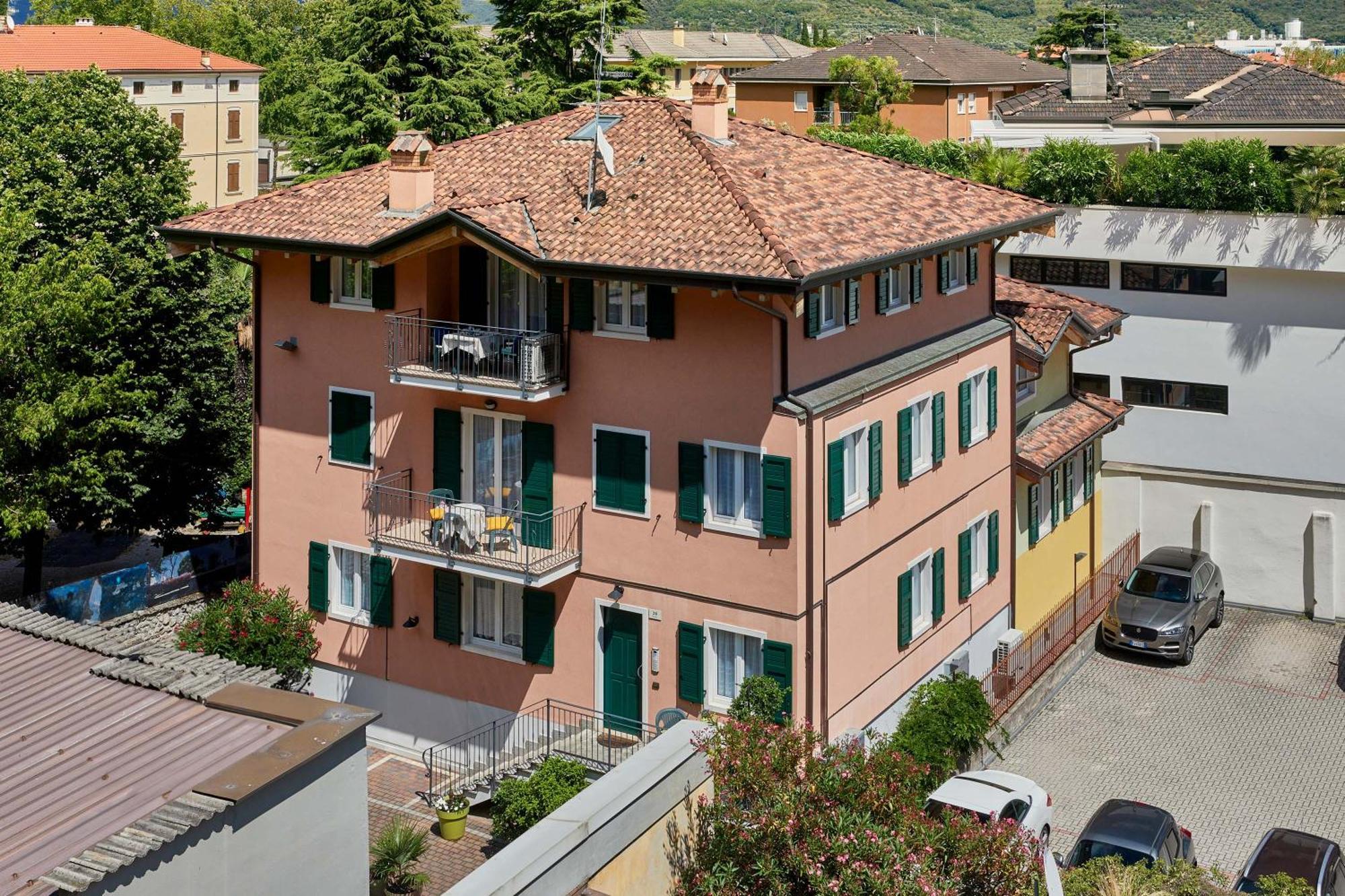 Bella Villa Apartments Riva del Garda Exterior photo